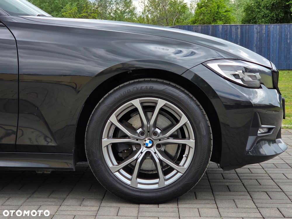 BMW Seria 3 320d M Sport Shadow sport - 14