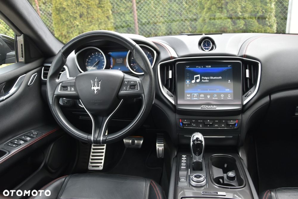 Maserati Ghibli GranSport - 14