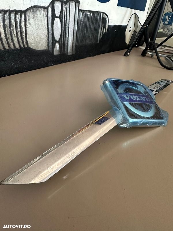 Ornament grila VOLVO ORIGINALA NOU XC70 2007-2010 30678685 - 5