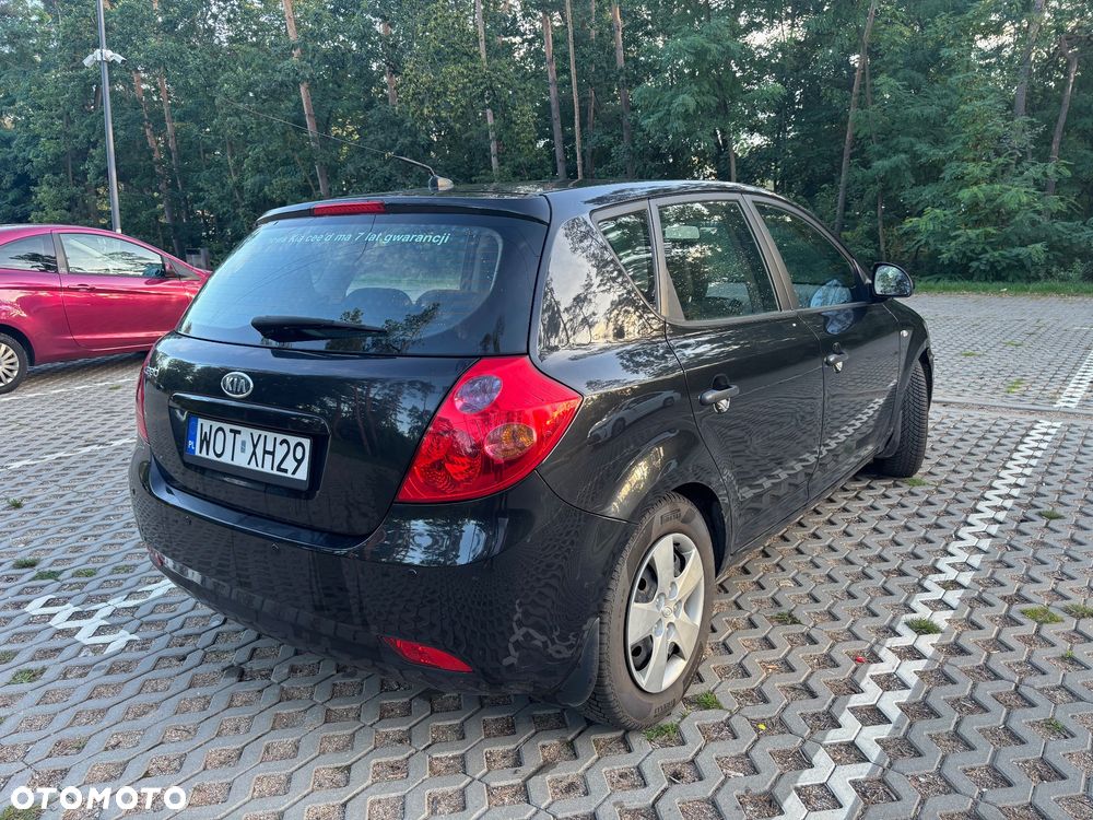 Kia Ceed 1.4 Comfort + - 8