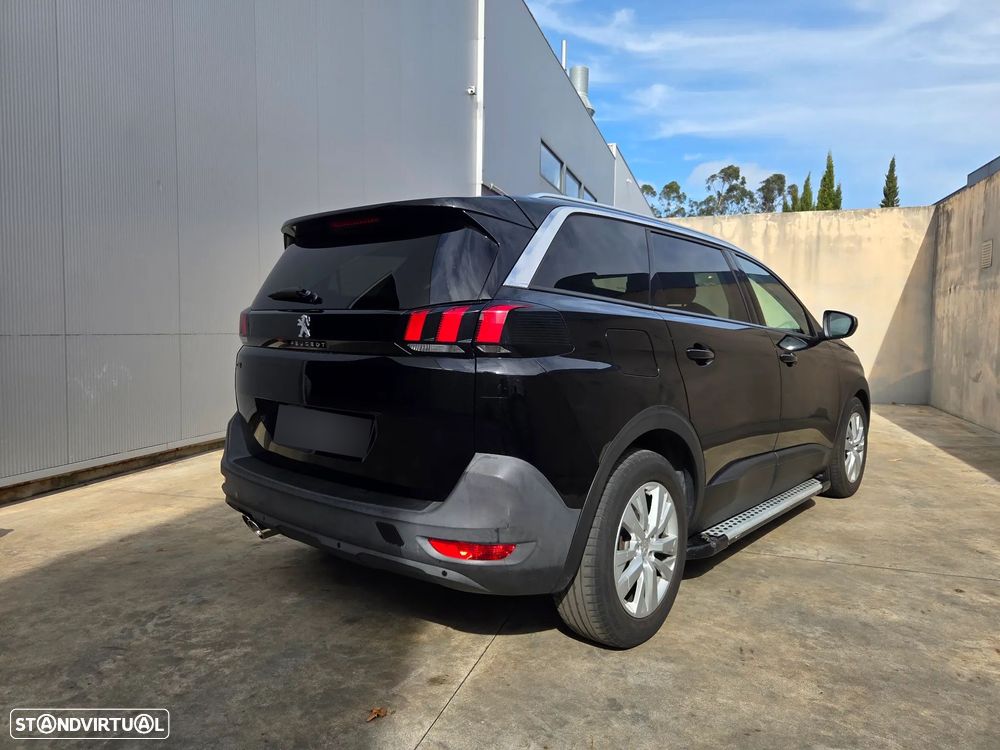 Peugeot 5008 - 10