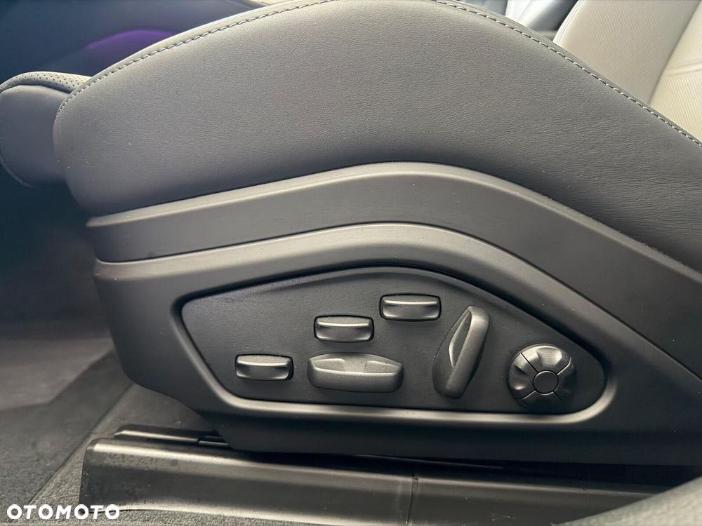 Porsche Panamera - 23