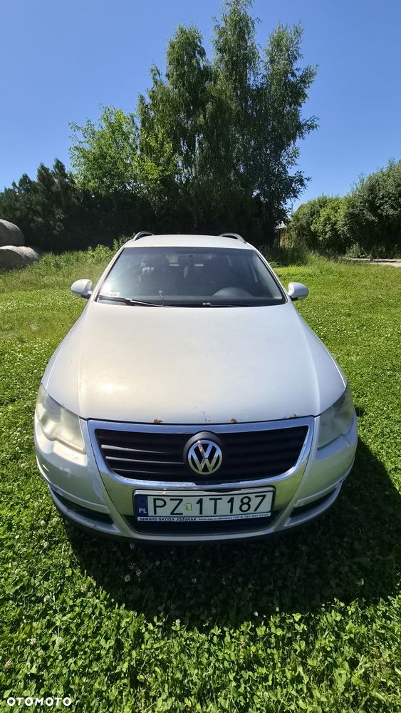 Volkswagen Passat - 4