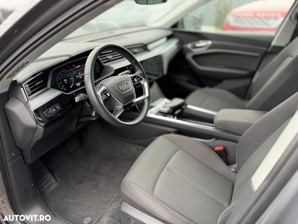 Audi e-tron - 12