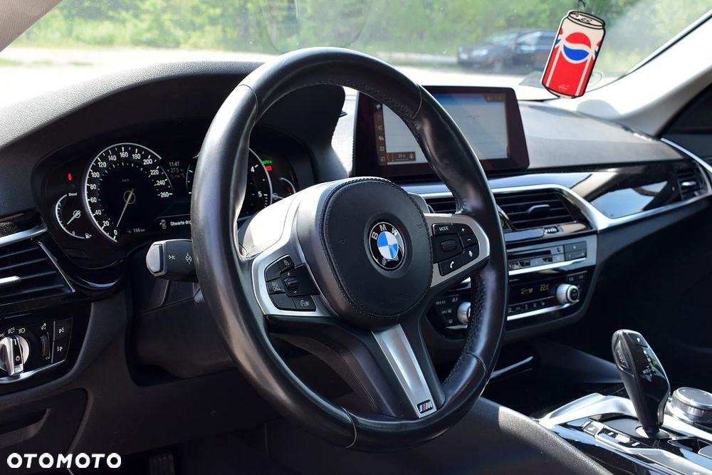 BMW Seria 5 520d xDrive Sport Line sport - 4