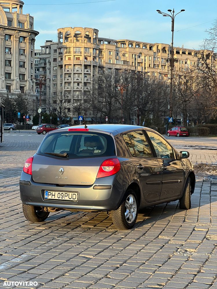 Renault Clio - 13