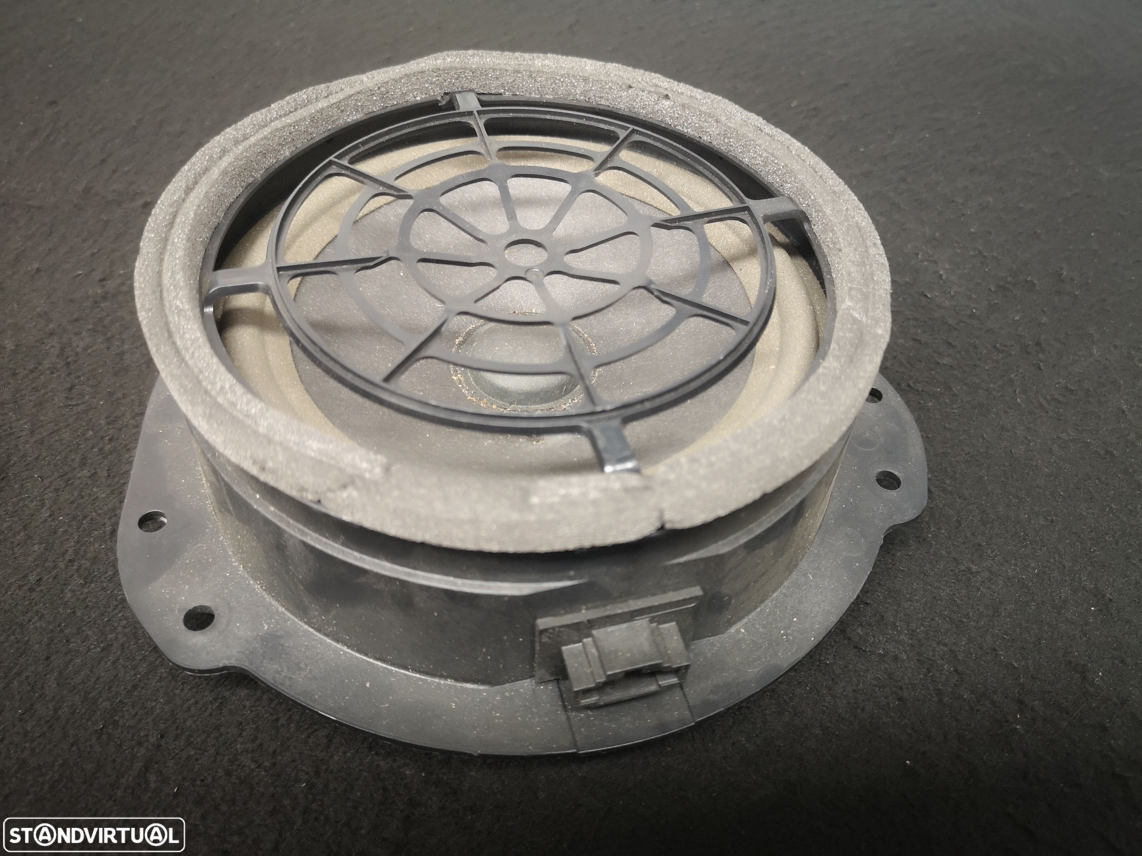Coluna de som FRENTE  audi TT 8S  2016+ (2x no estoque) - 1