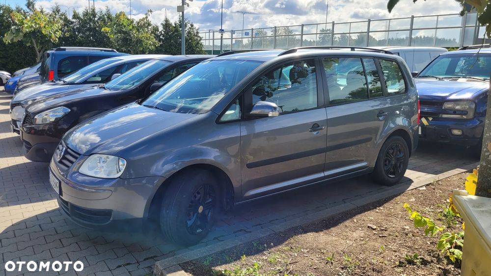 Volkswagen Touran - 1