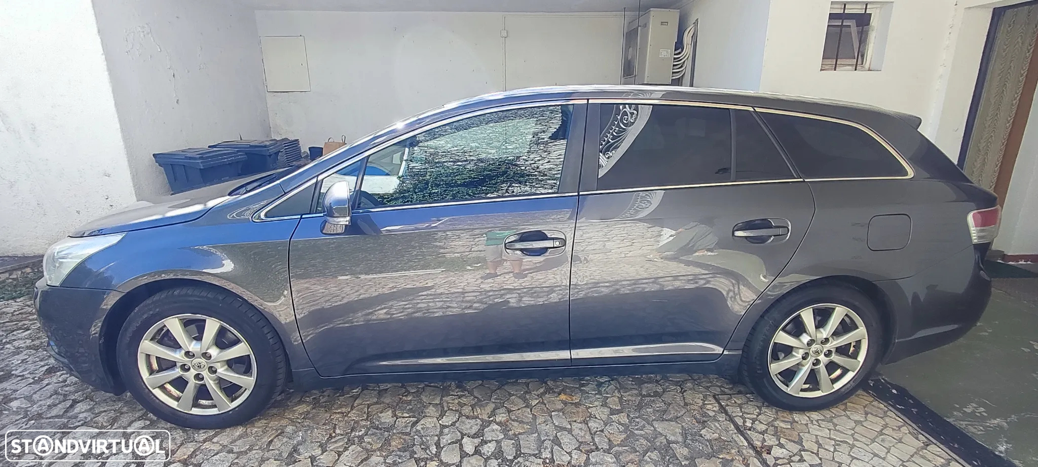 Toyota Avensis SW 2.2 D-4D Sol - 3