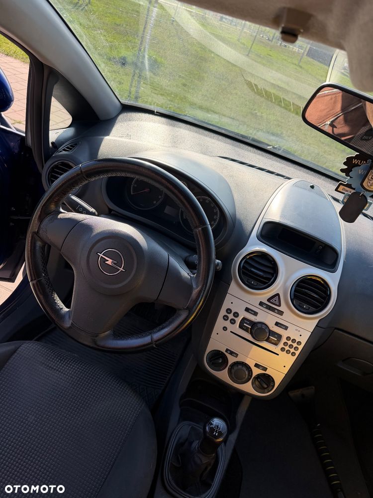 Opel Corsa 1.2 16V Essentia - 10