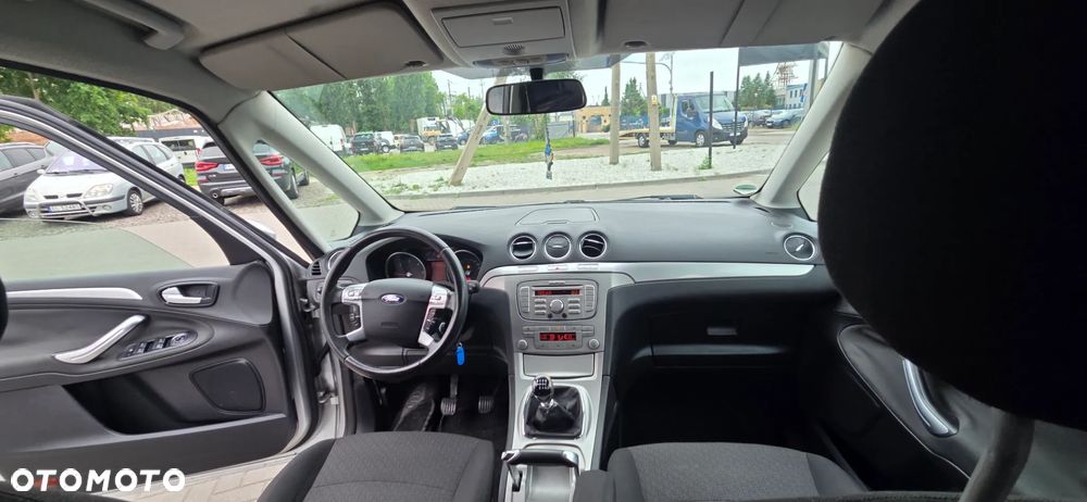 Ford Galaxy 2.0 TDCi Ghia - 34