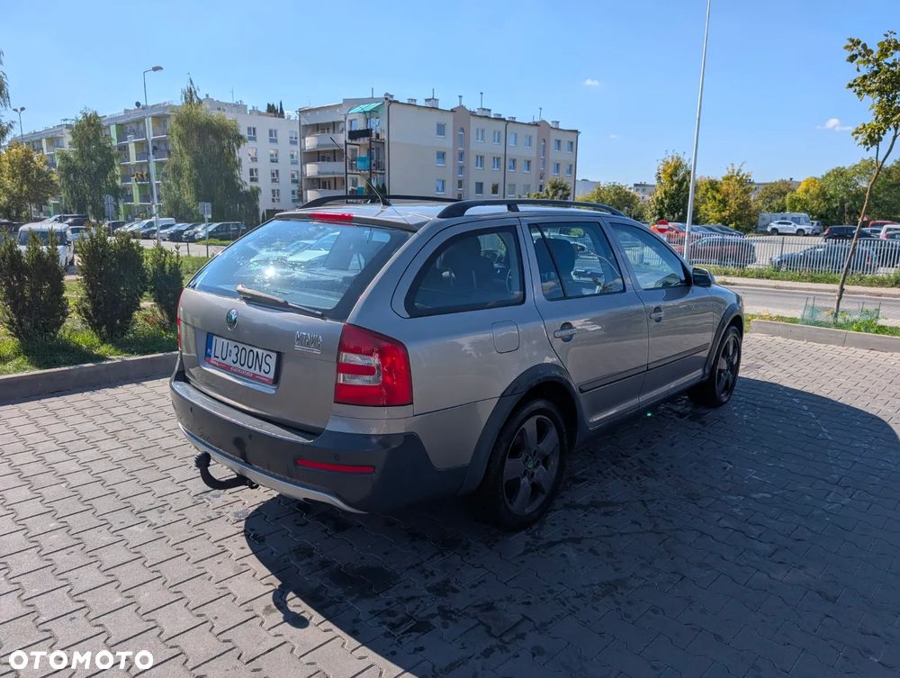 Skoda Octavia Scout 2.0 TDI DPF - 2