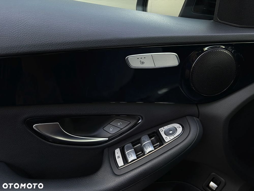 Mercedes-Benz Klasa C 200 9G-TRONIC - 35