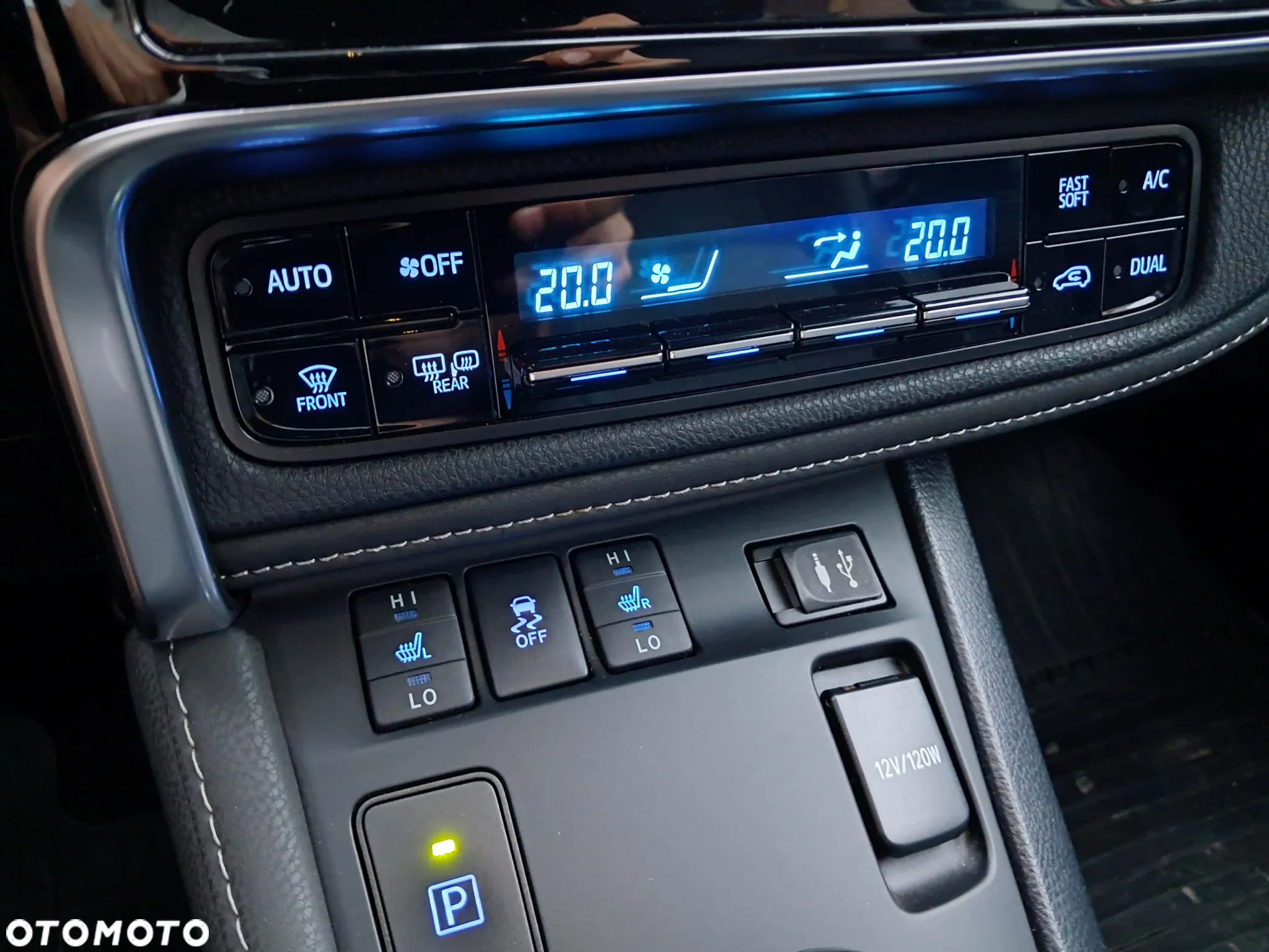 Toyota Auris Hybrid 135 Prestige - 12