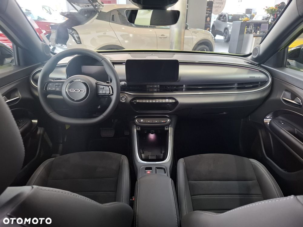 Fiat 600 1.2 Turbo Sport eDCT - 11