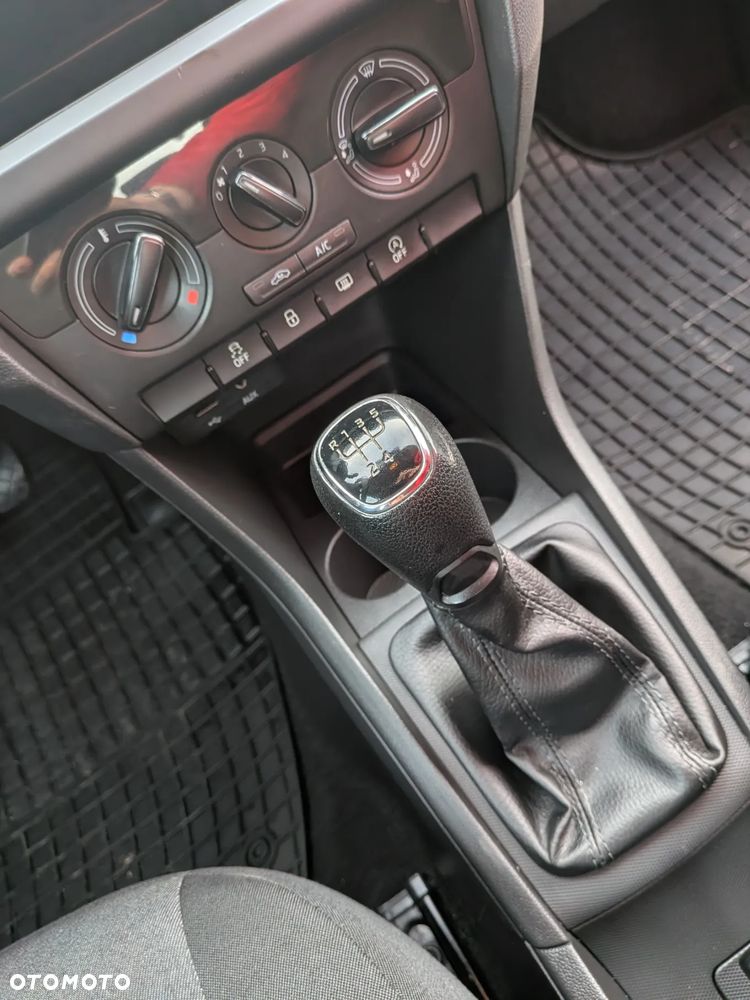 Skoda RAPID Spb 1.0 TSI Active - 19