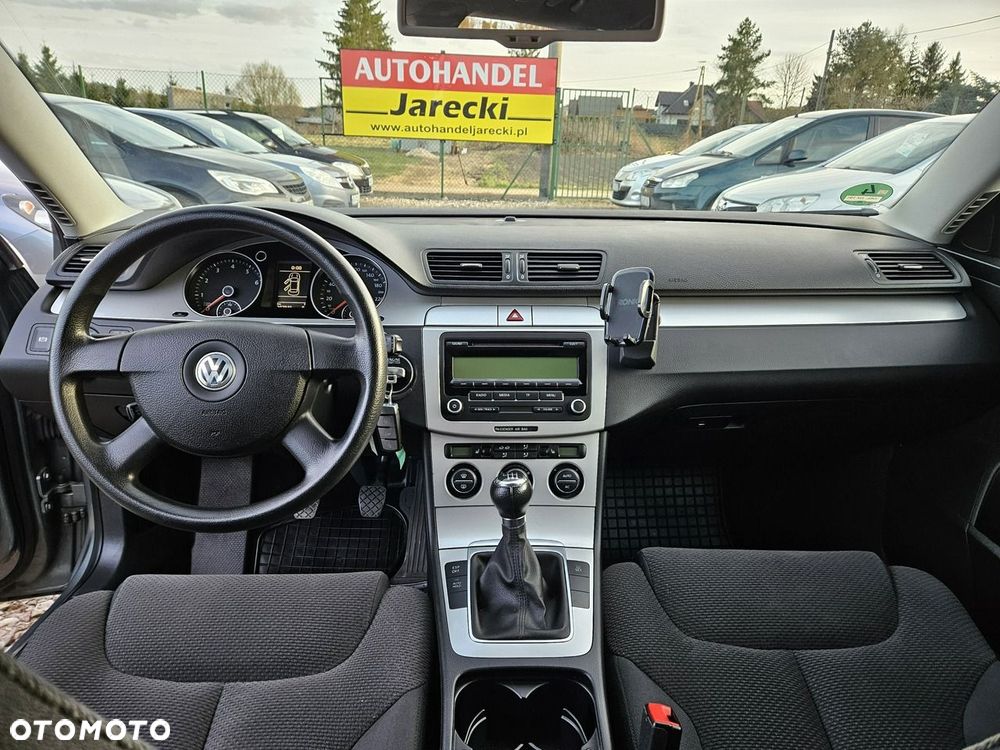 Volkswagen Passat - 12