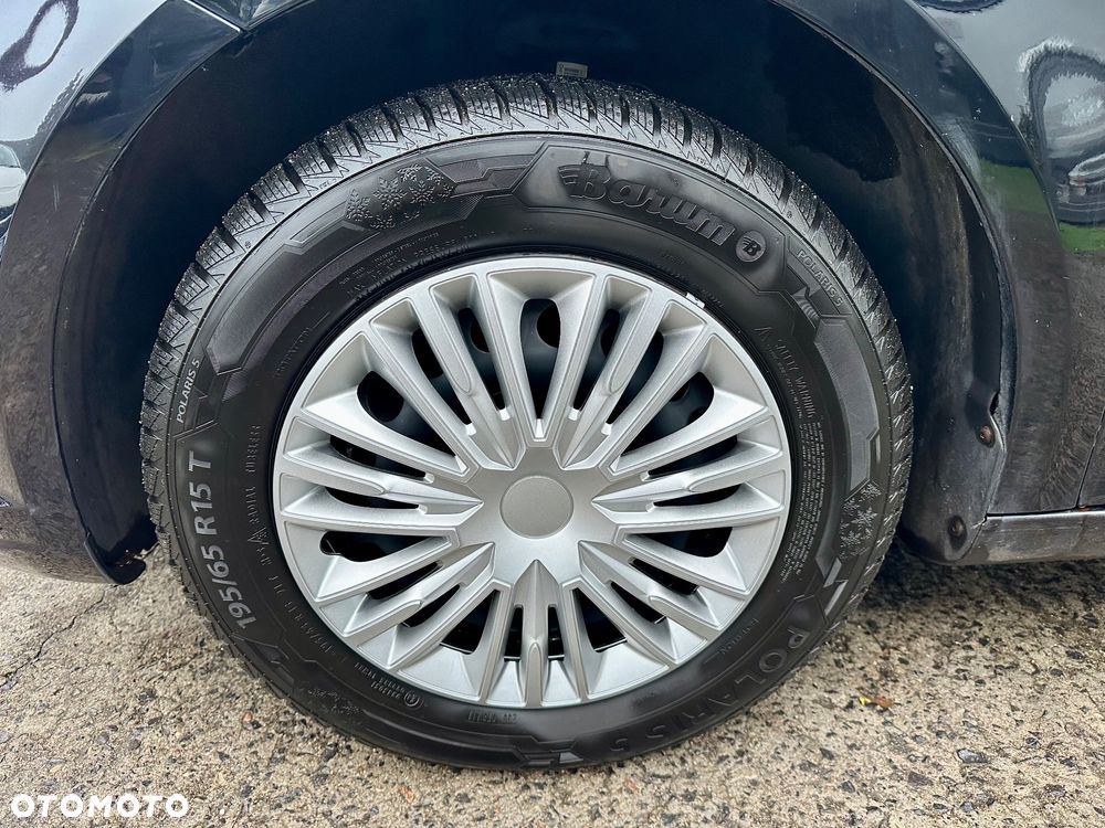 Volkswagen Touran 1.6 TDI DPF BlueMot Trendline - 25