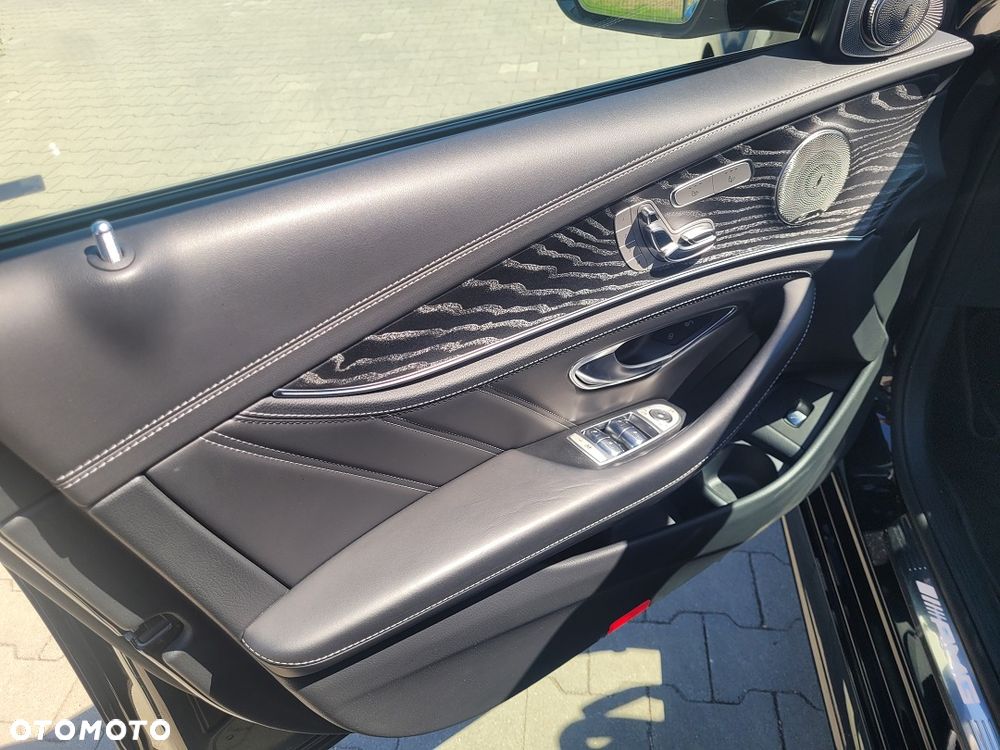 Mercedes-Benz Klasa E AMG 63 S 4Matic+ AMG Speedshift MCT-9G - 17