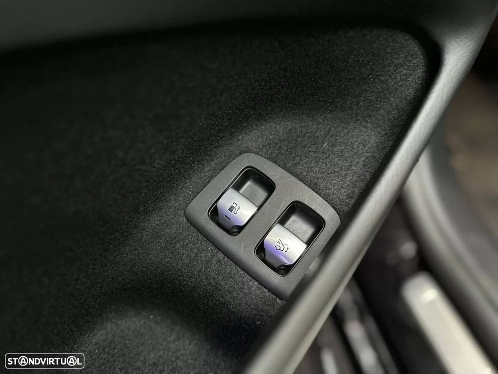 Mercedes-Benz E 300 e Exclusive Line - 45