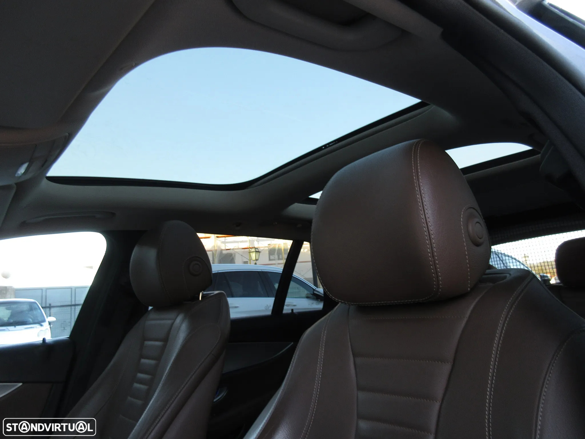 Mercedes-Benz E 200 - 50