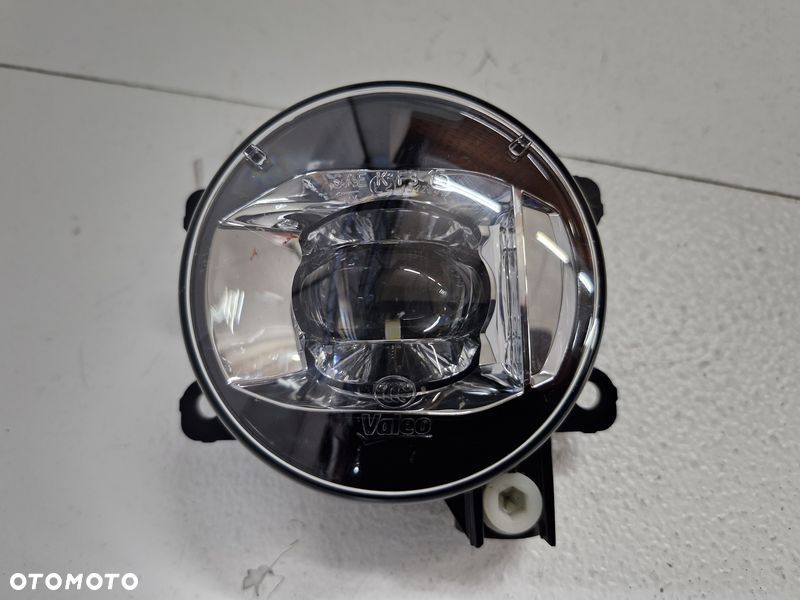 RENAULT KADJAR LIFT HALOGEN LED PRAWY PRZÓD 261509314R - 2