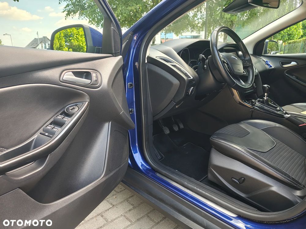 Ford Focus 1.5 EcoBoost Titanium ASS - 12