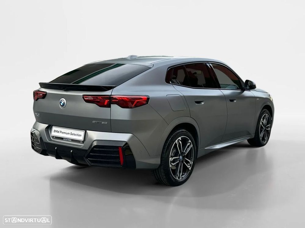 BMW iX2 eDrive20 Pack Desportivo M - 6