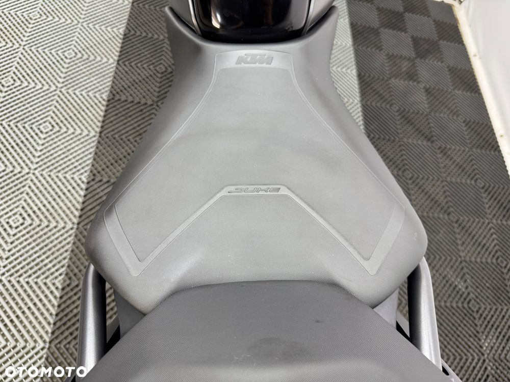 KTM Duke - 21
