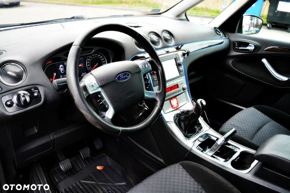 Ford Galaxy 2.0 Ghia - 19