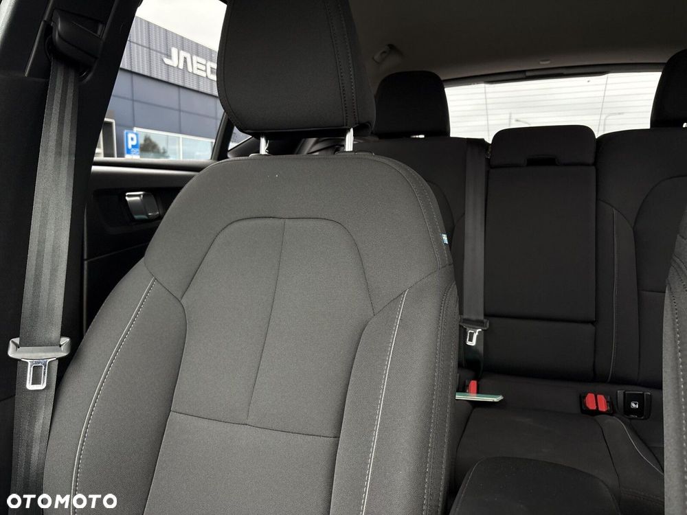 Volvo XC 40 T3 Momentum Pro - 14