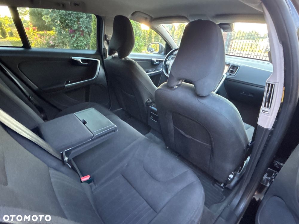 Volvo V60 D4 Business Edition - 35