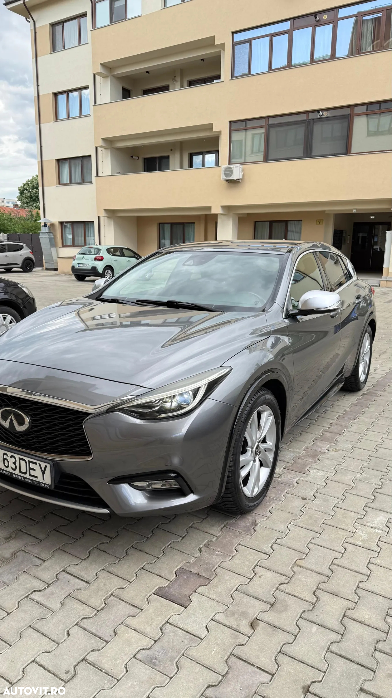 Infiniti Q30 1.5d DCT Premium City Black - 2