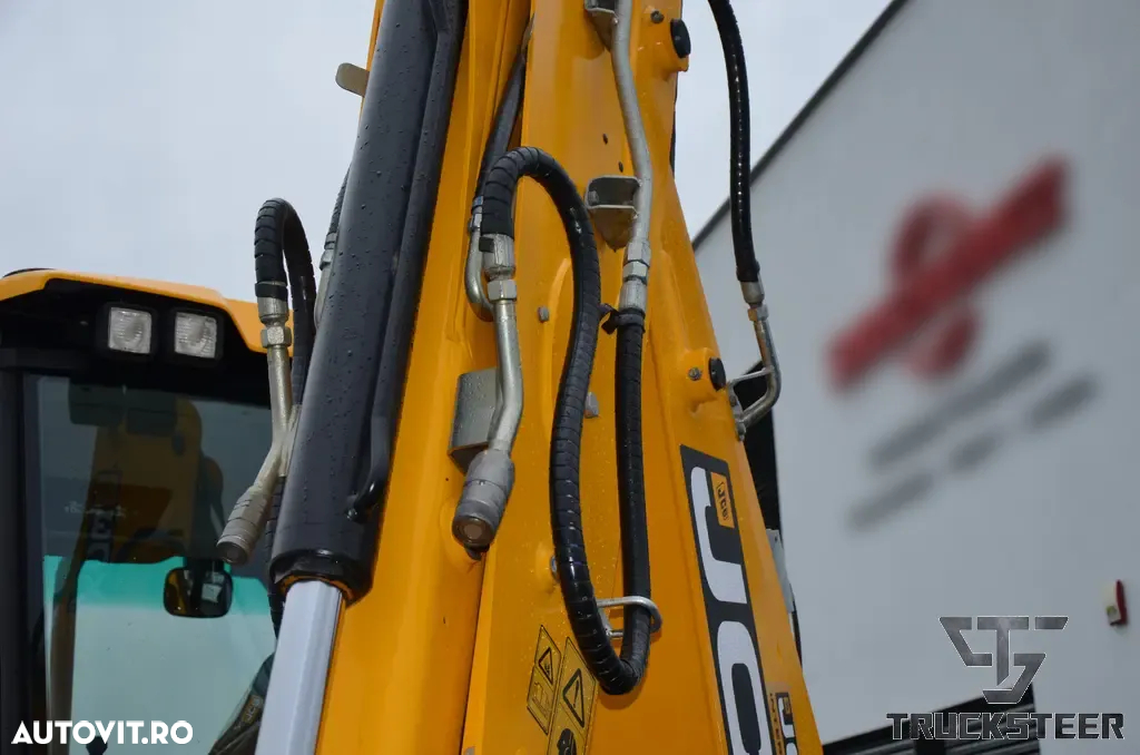 JCB 3CX - 6