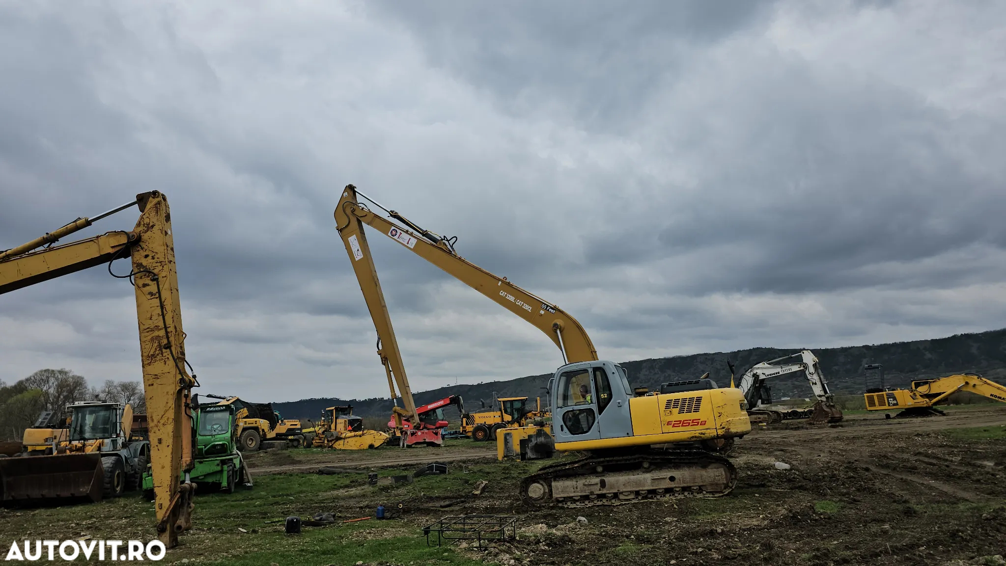 New Holland Holland E 265 Excavator pe șenile brat 16 m - 8