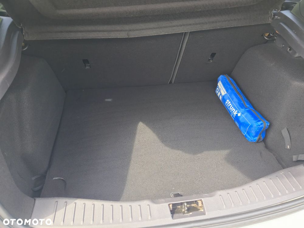 Ford Focus - 32