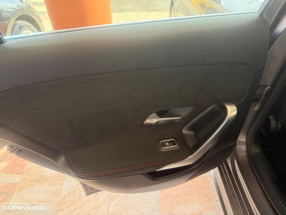 Mercedes-Benz A 250 e AMG Line - 33