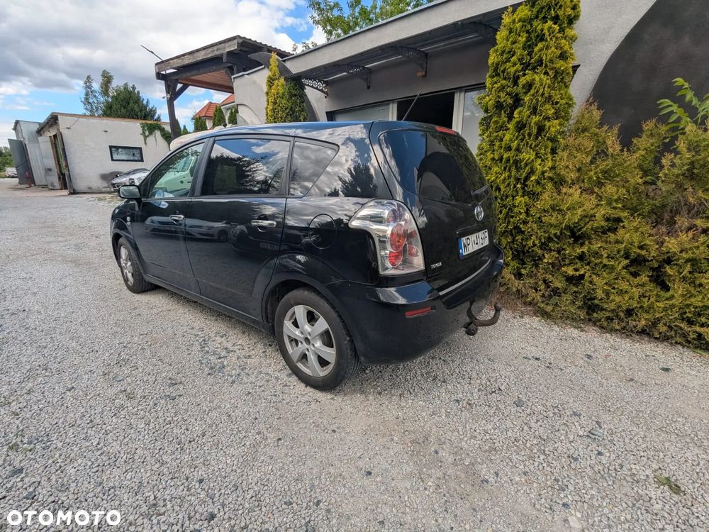 Toyota Corolla Verso 2.2 D-4D X 7os - 4