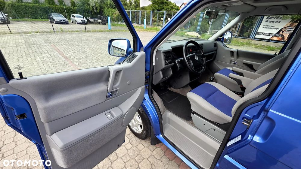 Volkswagen Multivan - 14