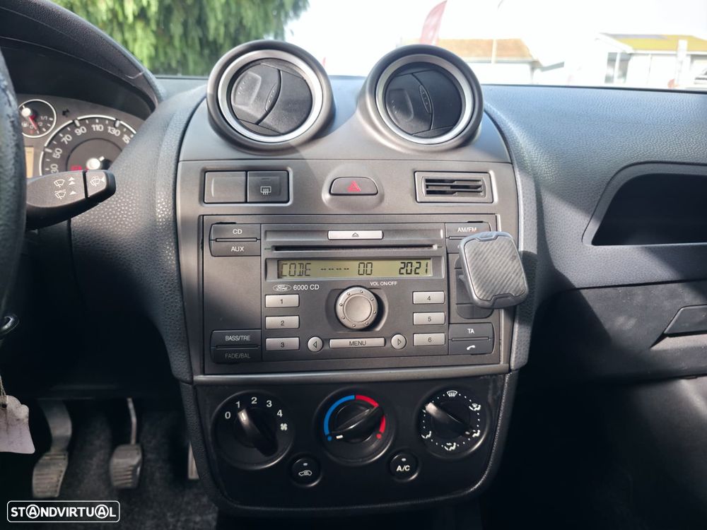 Ford Fiesta Van 1.4 Tdci  A/C - 9