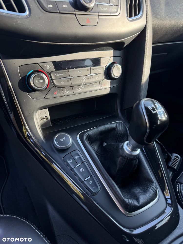 Ford Focus 1.5 EcoBoost ST-Line Business - 14