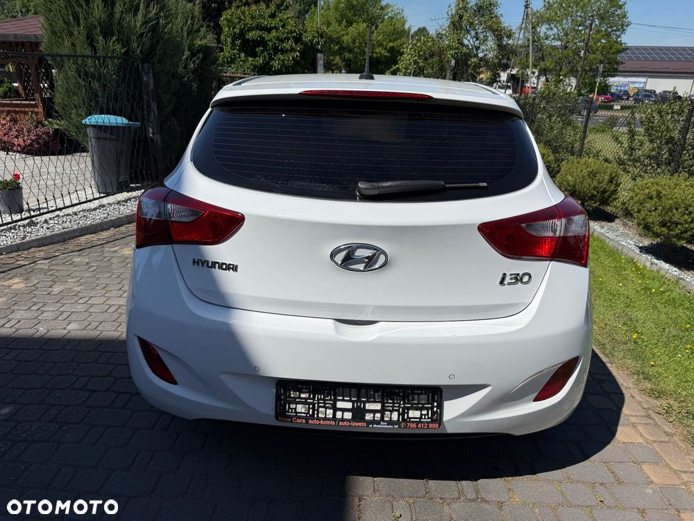 Hyundai i30 blue 1.4 YES Gold - 26