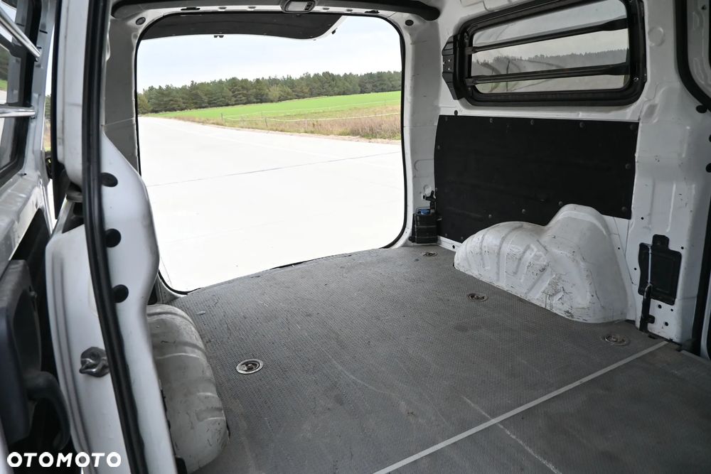 Hyundai H-1 - 21
