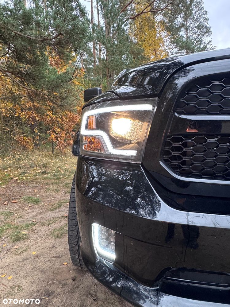 Dodge RAM 5.7 4x4 - 19