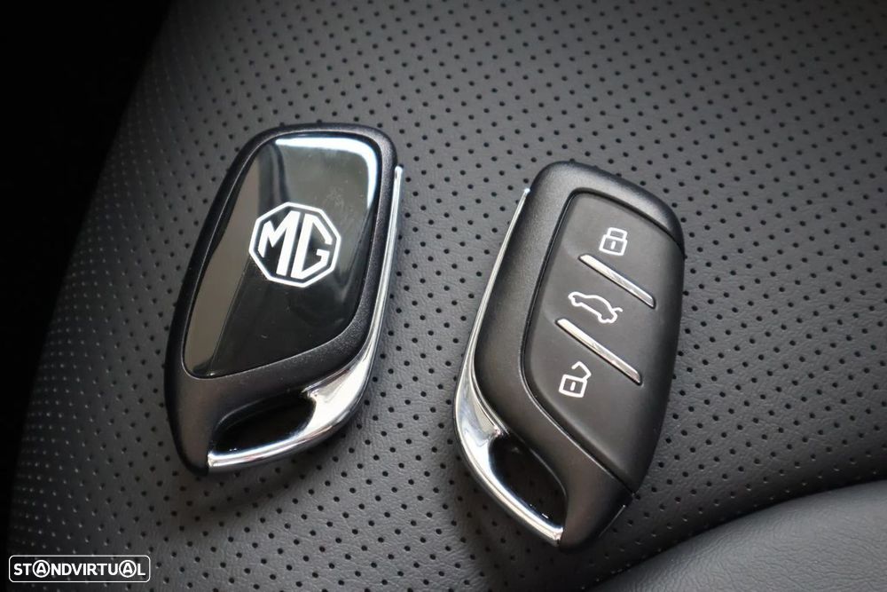 MG HS 1.5 Plug-in Hybrid Luxury - 28