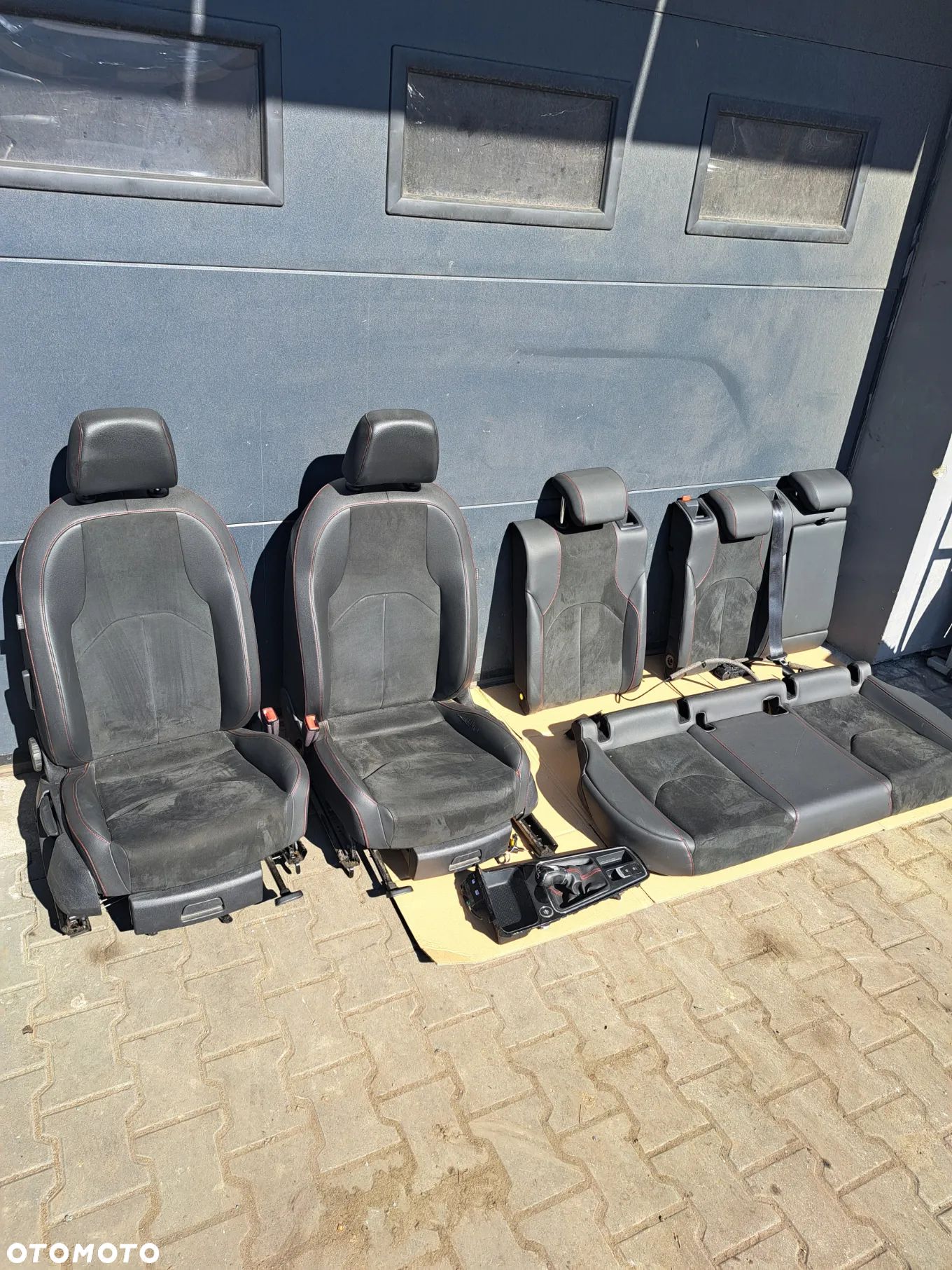 Seat Leon III lift kombi fotele fr komplet kanapa fotel kierowcy pasażera alcantara czerwona nitka - 1