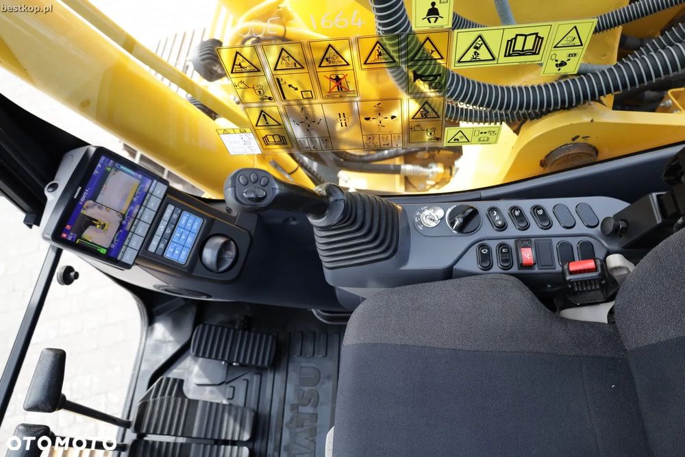 Komatsu PC210LC-11 - 23