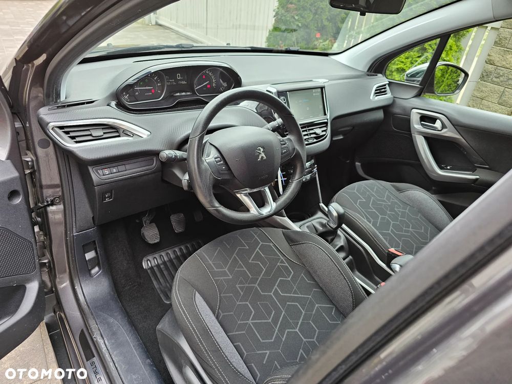 Peugeot 2008 PureTech 82 Style - 24
