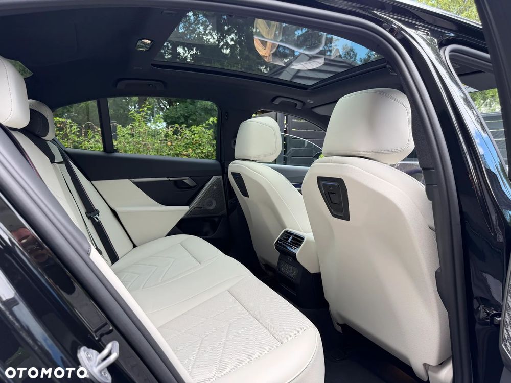 BMW Seria 5 520d xDrive mHEV M Sport - 13