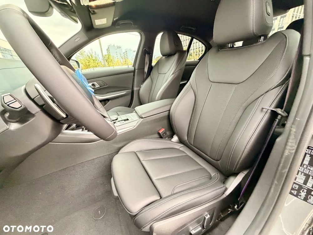 BMW Seria 3 330i M Sport - 7